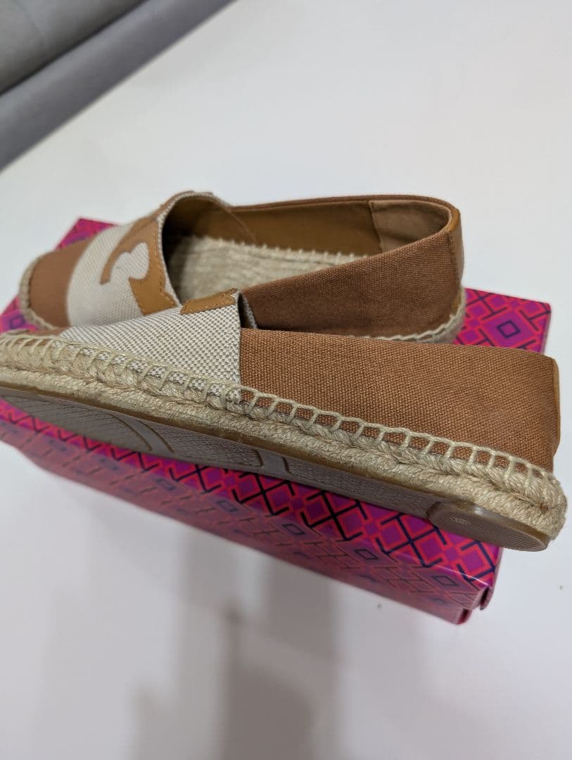 bell39　新品トリーバーチ　エスパドリーユスタイルシューズ23.5