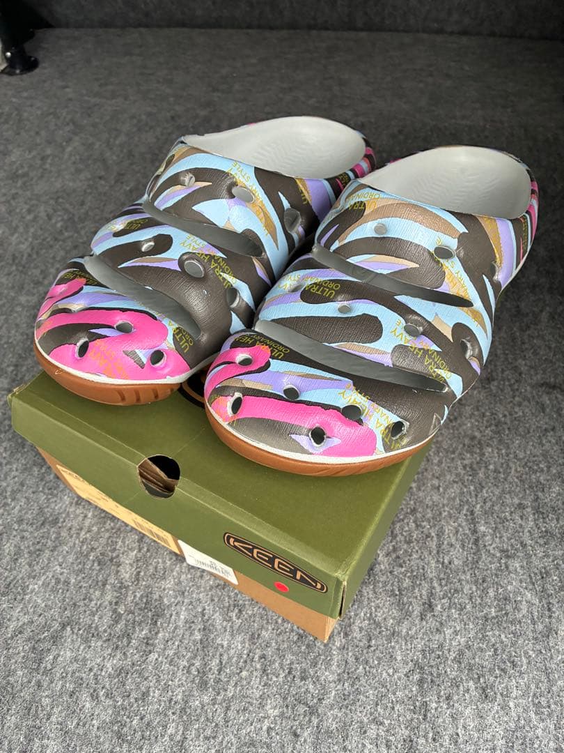 ほ*い様 KEEN YOGUI ARTSFULL サンダル US 9