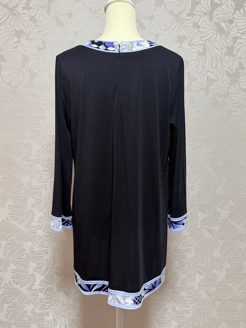 近年　極美品　レオナール　チュニック