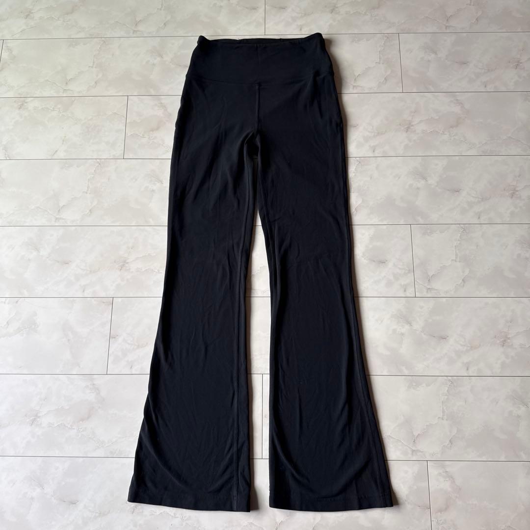 ルルレモン　nulu スーパーハイライズフレアーパンツS