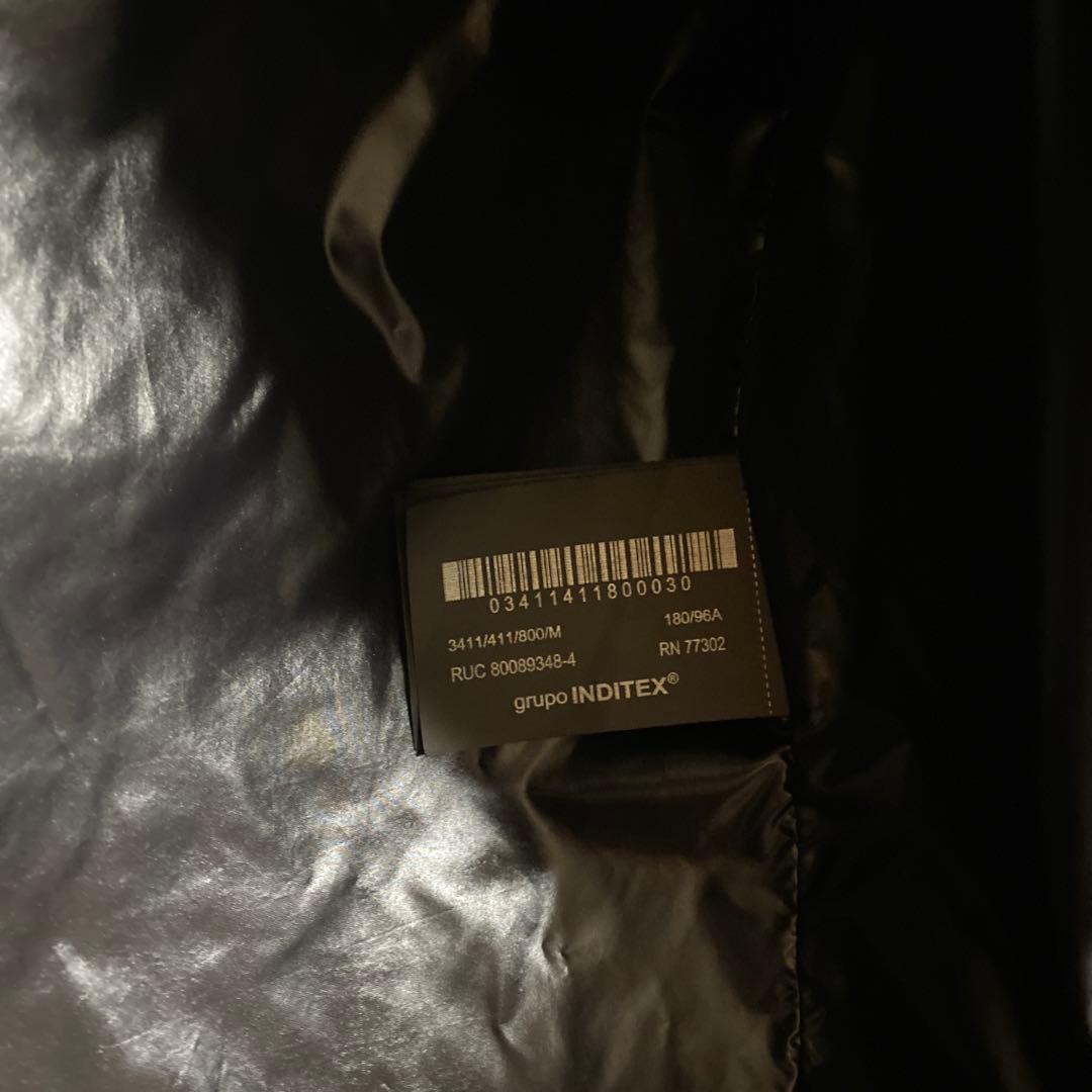 ZARA フード付き光沢ブラックダウンジャケット