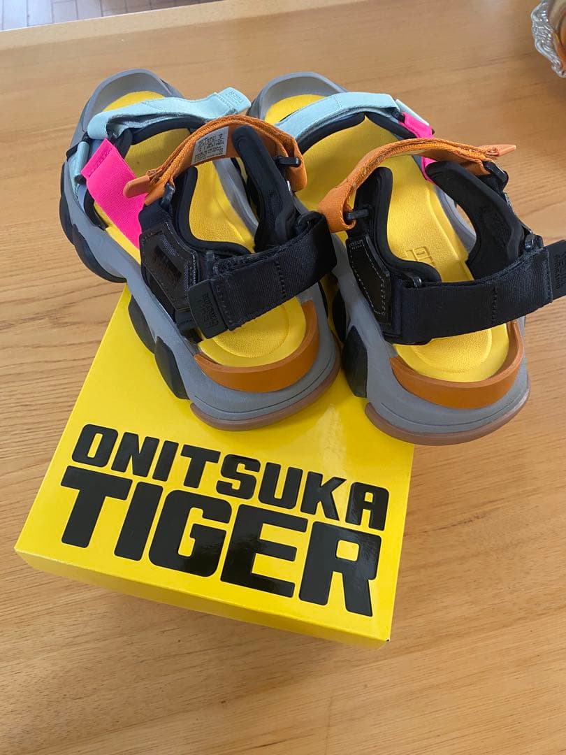 オニツカタイガーサンダルDENTIGRE BELTED