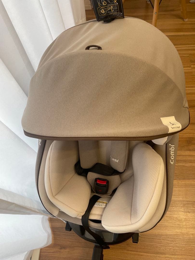 【超美品】チャイルドシート　Combi × tete a tete