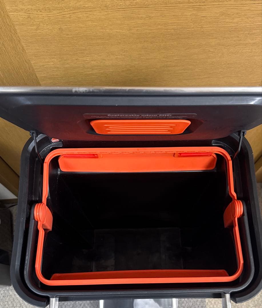 k*a様 joseph joseph ジョセフジョセフ　ゴミ箱　30L 圧縮