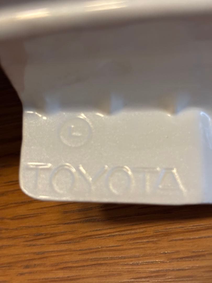 200系ハイエース　コーナーパネル海外純正品