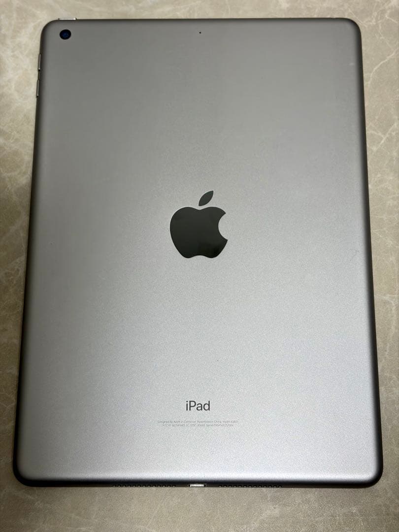 〔中古品〕iPad 第6世代 128GB スペースグレイ Wi-Fi