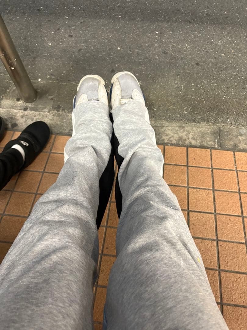 mnml グレー フレアパンツ