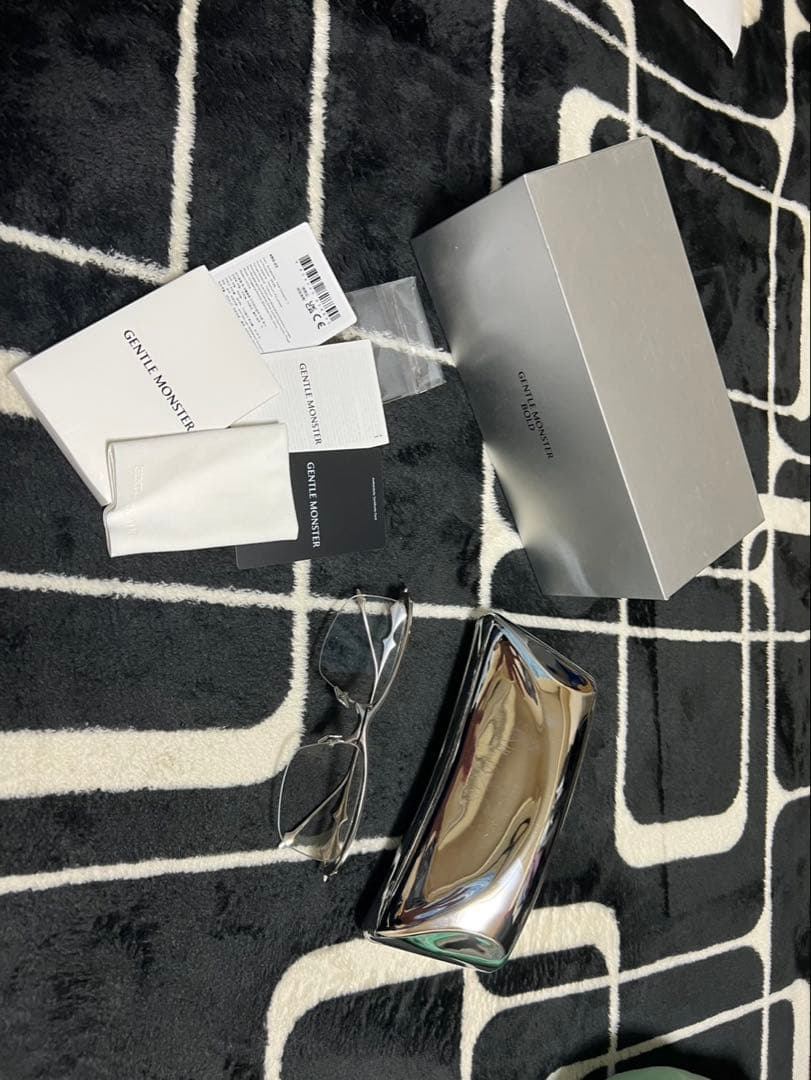 GENTLE MONSTER KRO-02 宮脇咲良着用