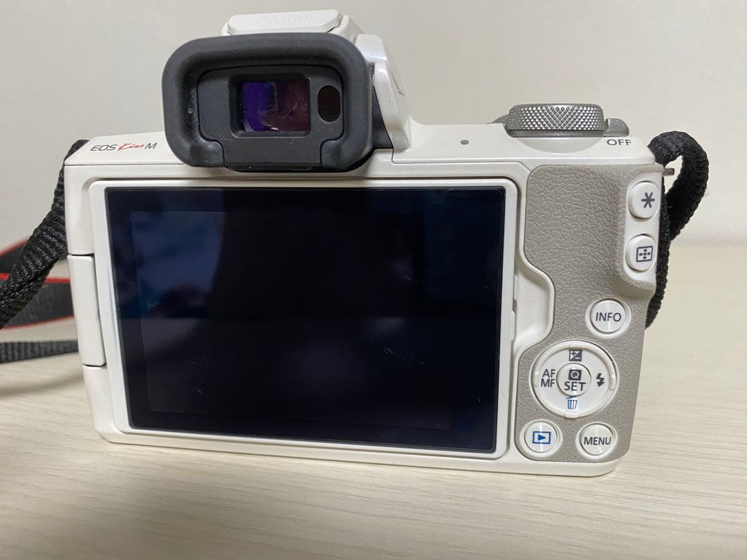 Canon ミラーレス一眼 EOSkissM トリプルレンズセット ホワイト