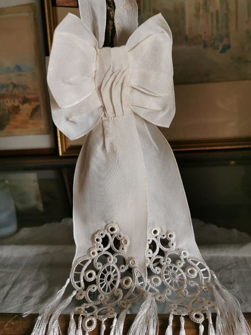 アンティーク 初聖体式 ダブルボウ腕章 透し幾何学紋 フリンジ装飾 オモニエール