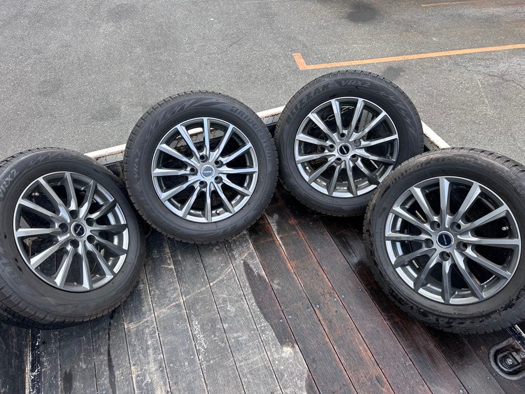 ２０５／６０Ｒ１６　ホイール付スタッドレスタイヤＶＲＸ２　４本セット