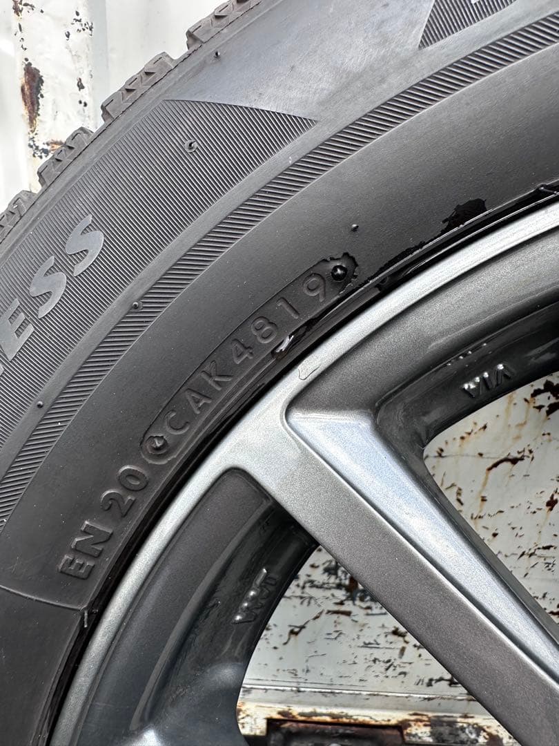 ２０５／６０Ｒ１６　ホイール付スタッドレスタイヤＶＲＸ２　４本セット