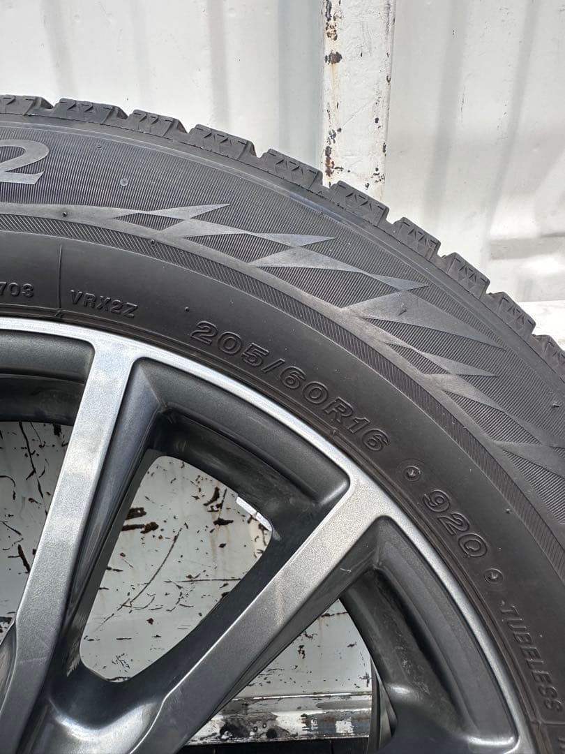 ２０５／６０Ｒ１６　ホイール付スタッドレスタイヤＶＲＸ２　４本セット
