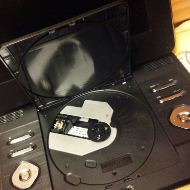 充電式小型DVDプレイヤー