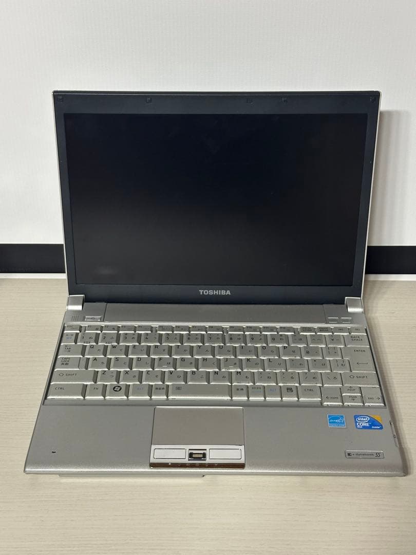 TOSHIBA dynabook シルバー ノートPC 本体