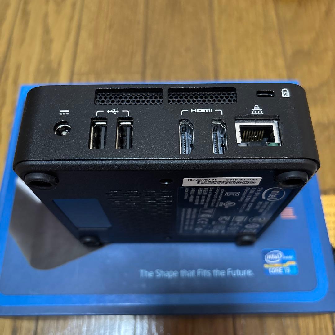 DC3217IYE Intel NUC ミニPC