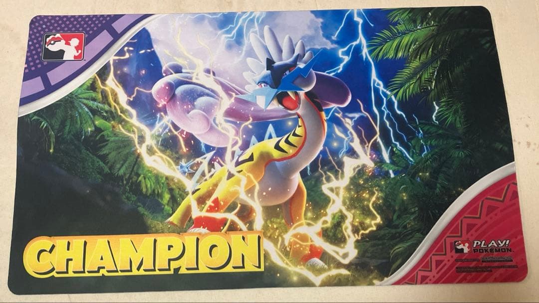 海外限定　タケルライコプレイマット