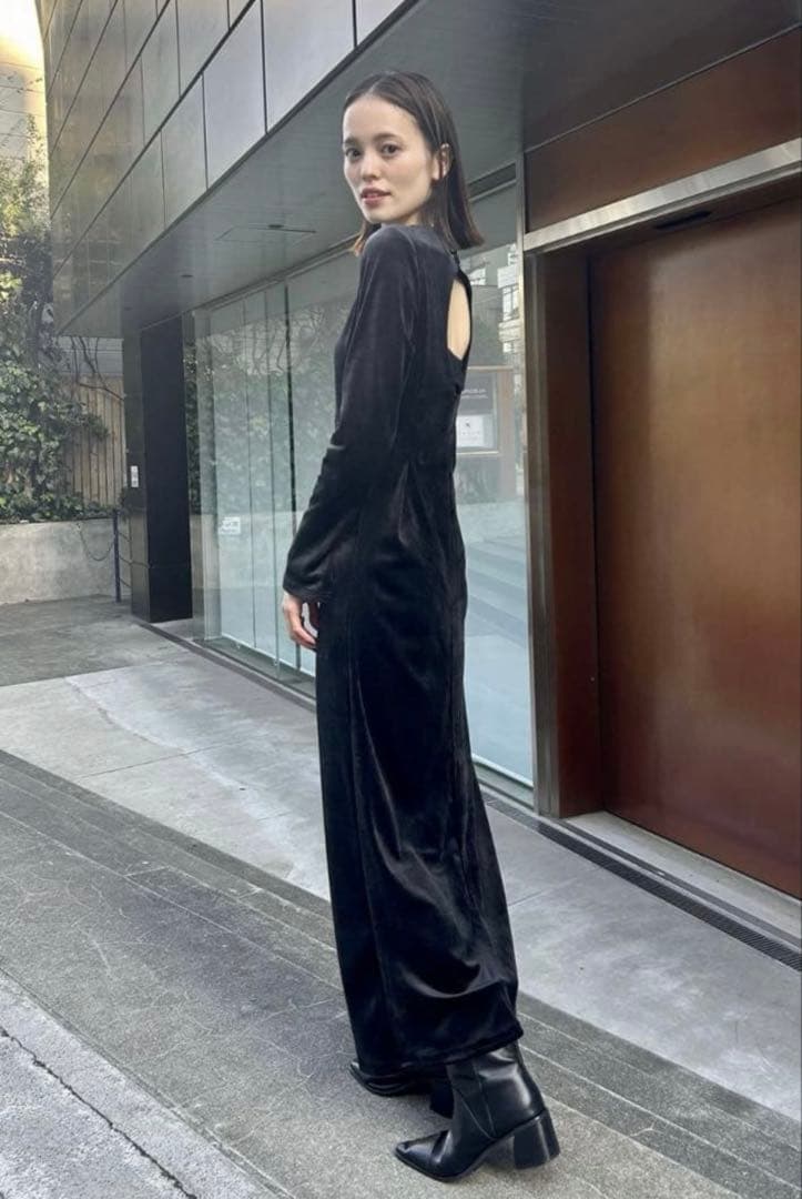 【森川企画】バックオープンベロアワンピース