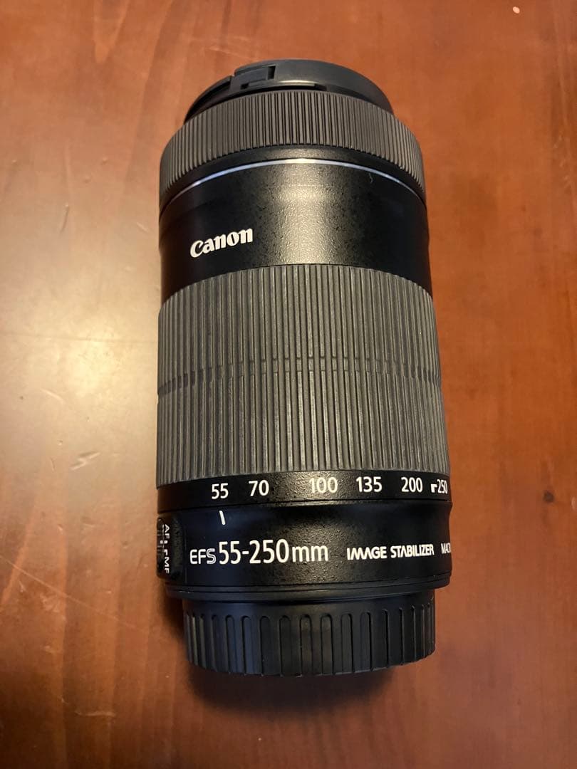 キャノンレンズ EF-S 55-250mm 0.85m/2.8ft F4-5.6