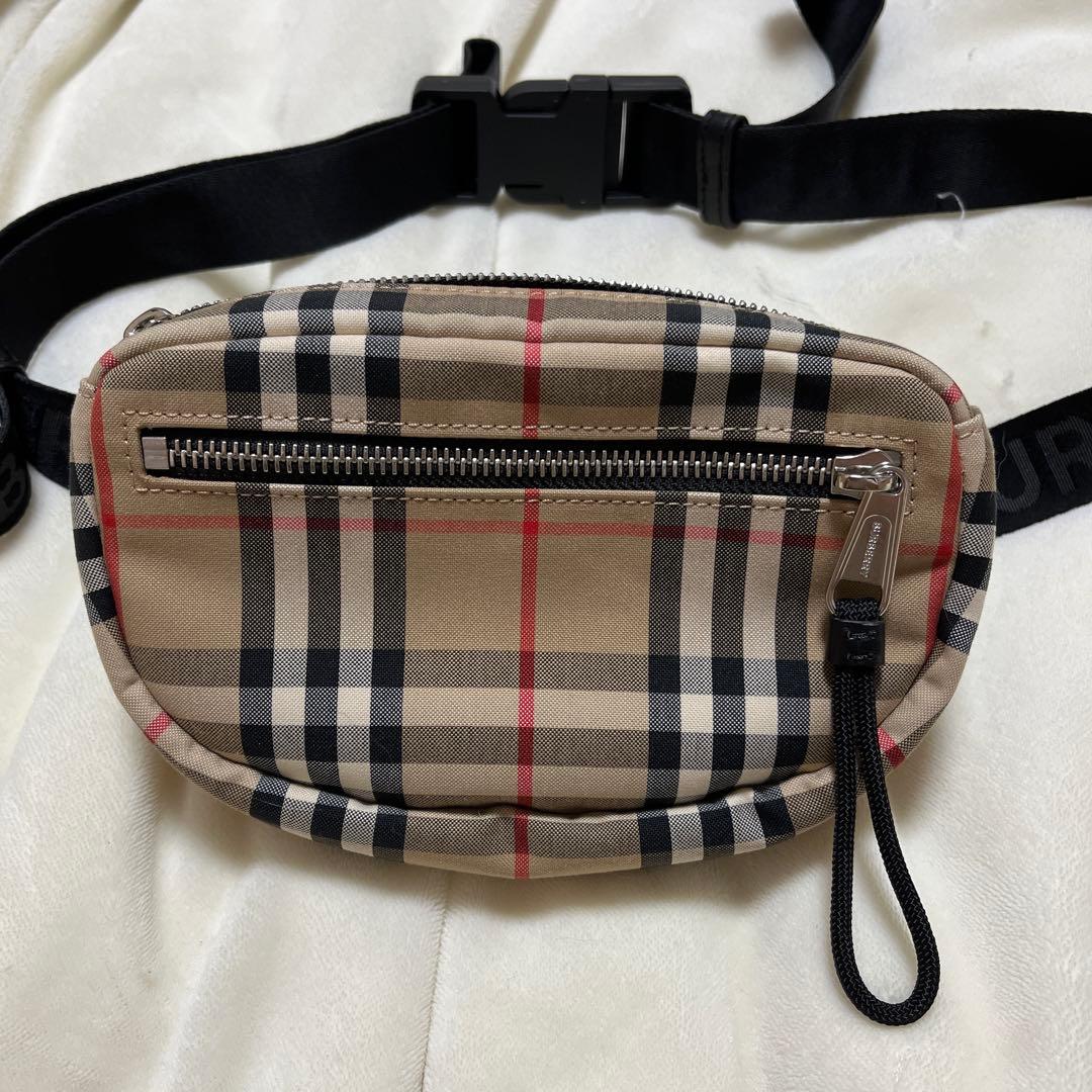 Burberry ボディバッグ　ウエストポーチ