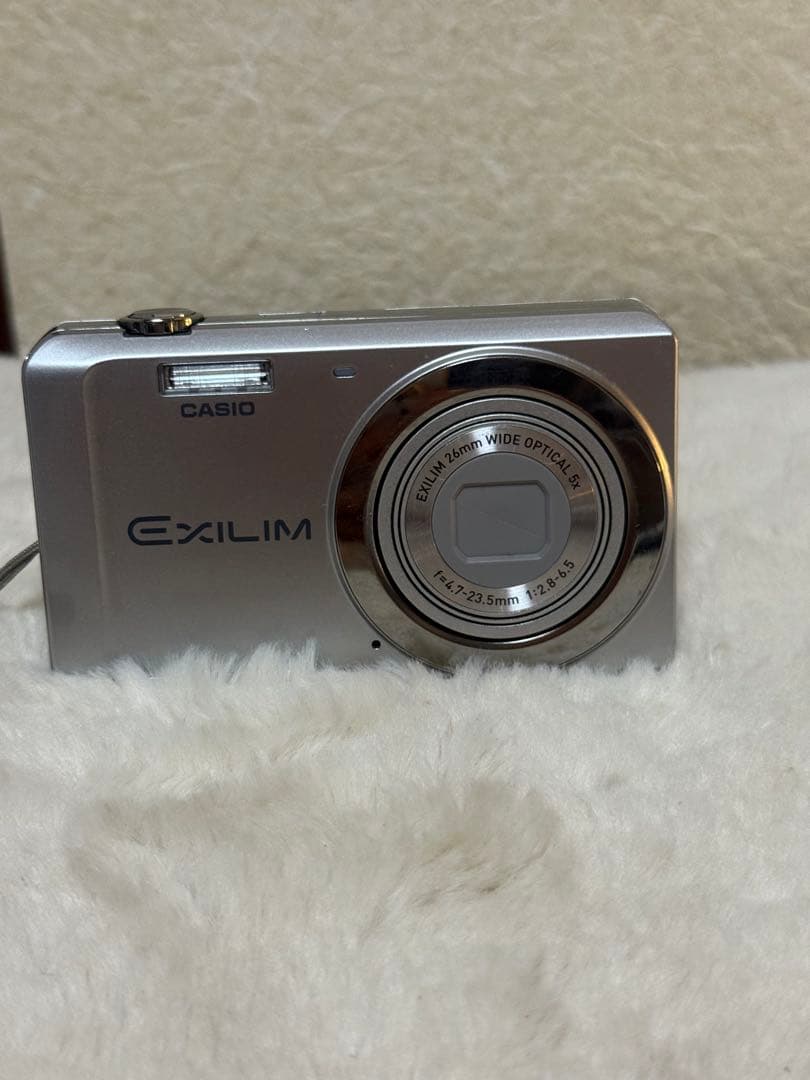 デジタルカメラ CASIO EXILIM EX-ZS5
