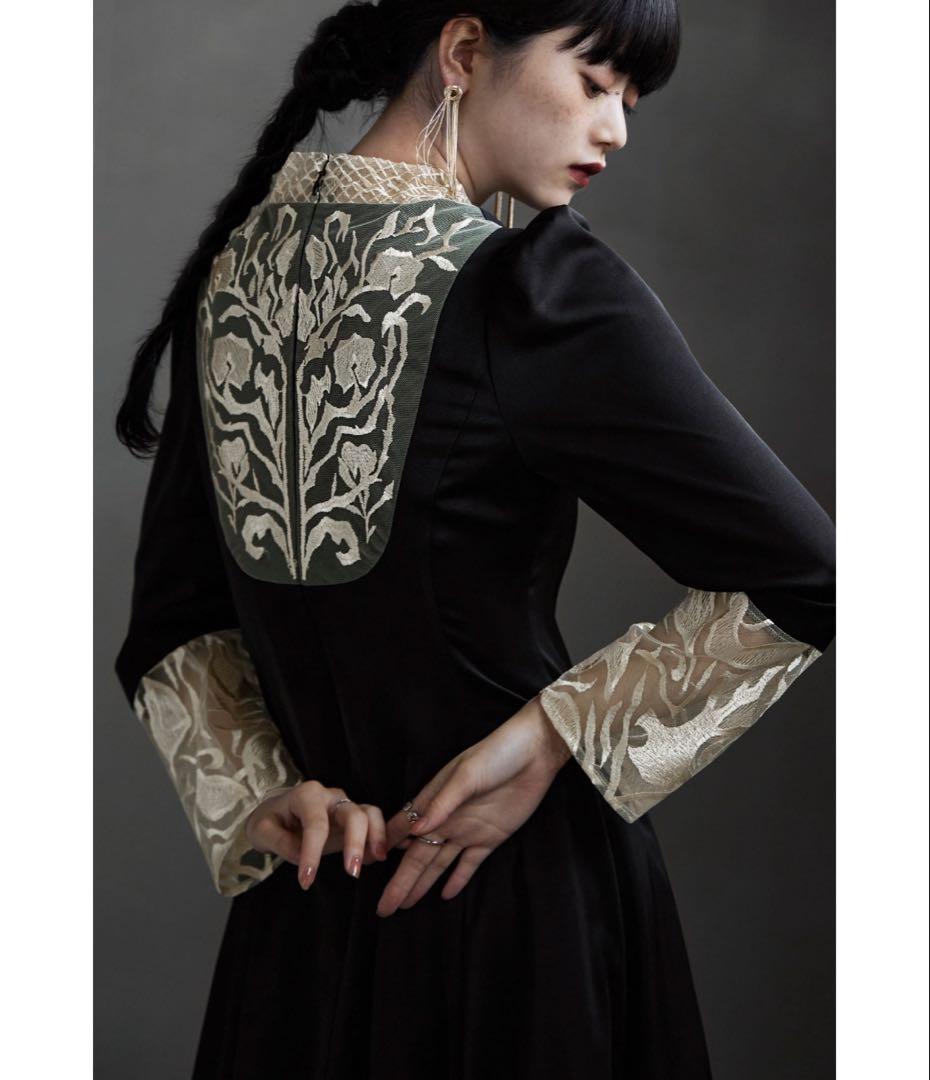 etoll バック刺繍フレアドレス