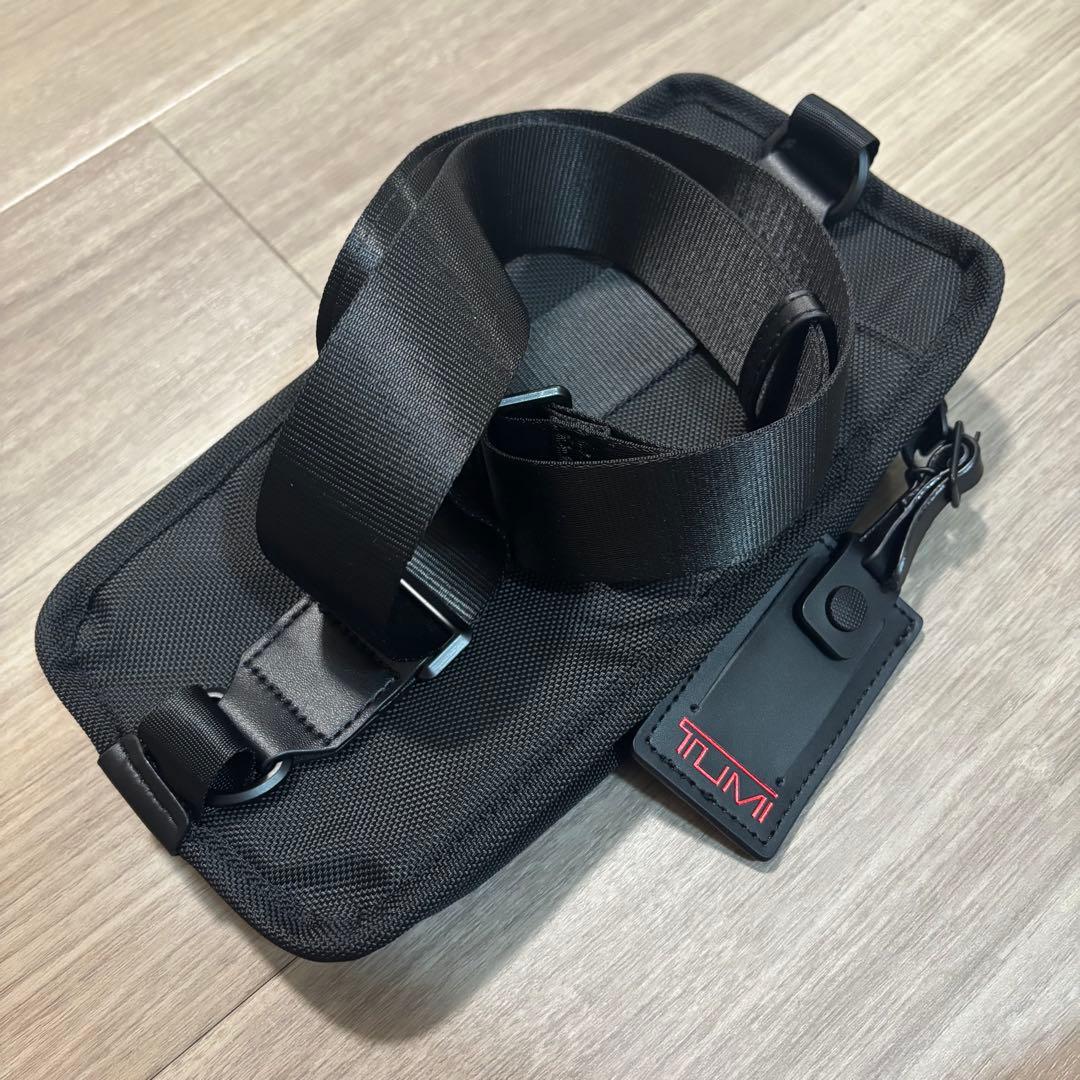 TUMIコンパクトスリング　スマホショルダーバッグ