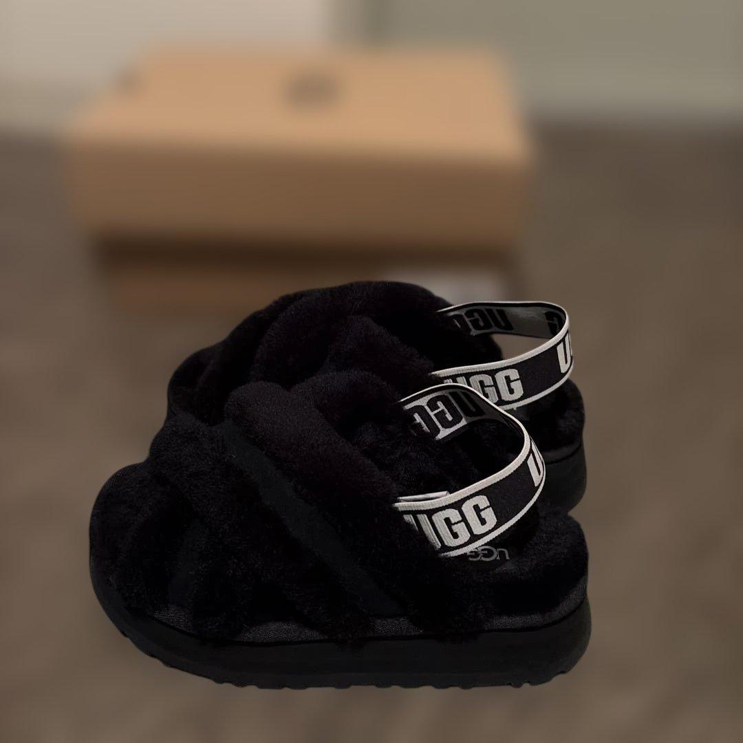【美品】UGG アグ ブラック サンダル 22cm