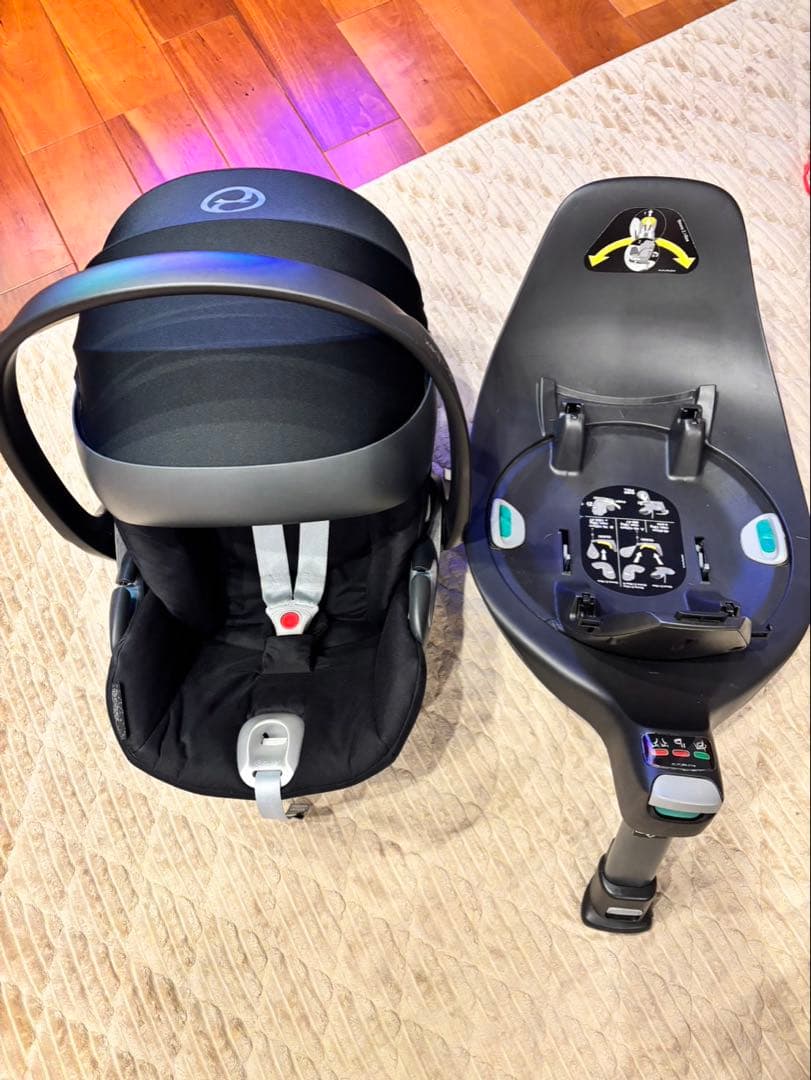 Cybex 車用チャイルドシート ブラック