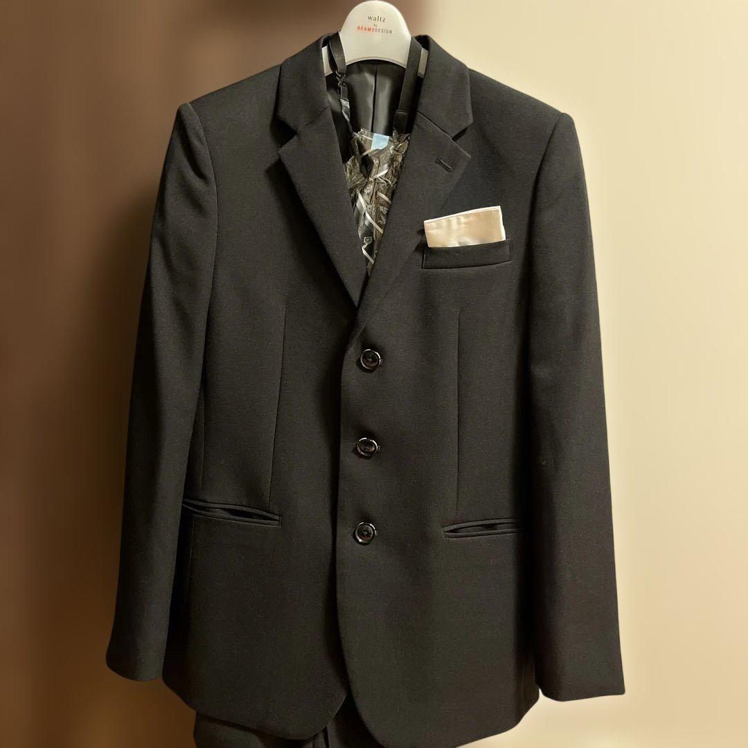 waltz by BEAMS DESIGNブラックスーツポケットチーフ付160