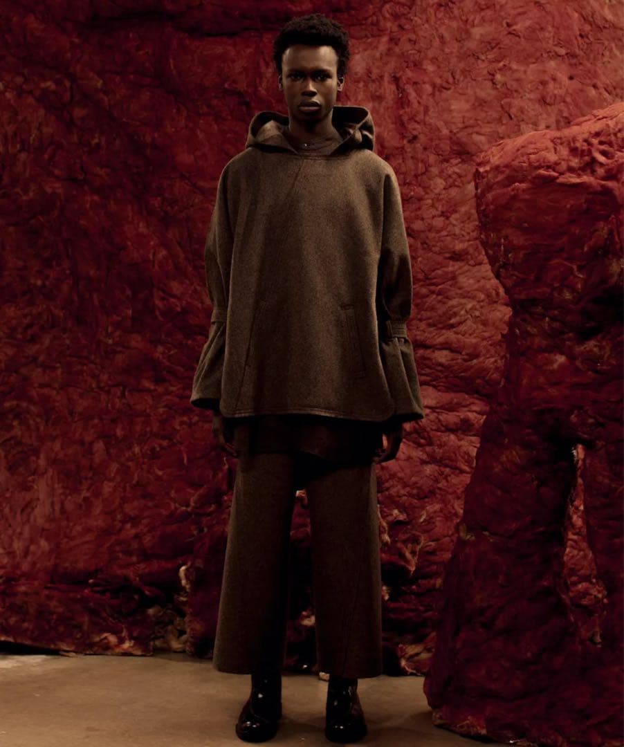 omar afridi オーバーサイズ　フード付き黒ウールコート