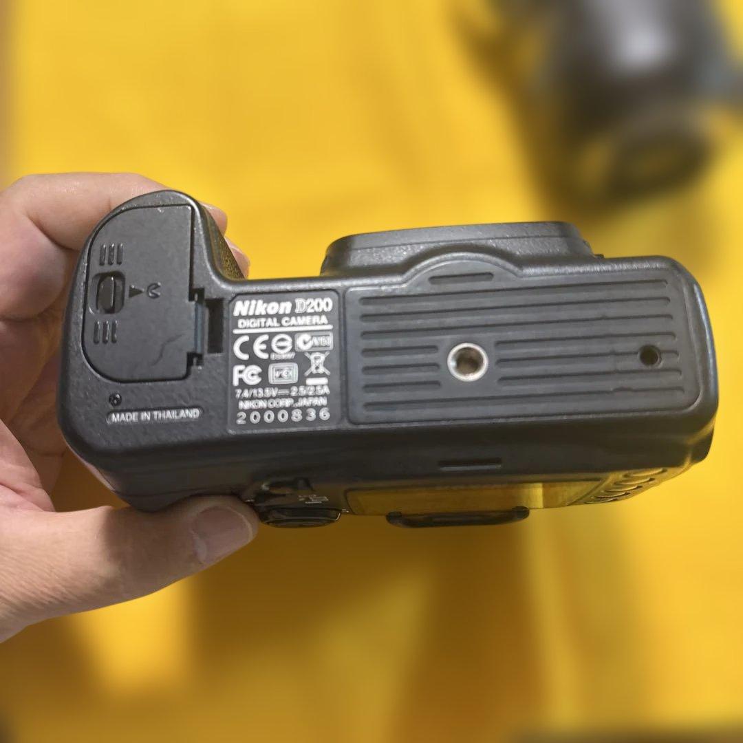 Nikon D200 デジタル一眼レフカメラ　ショット数12000以下