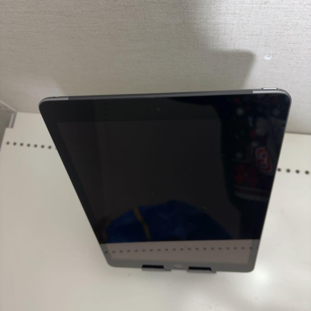 バッテリー良好　早い者勝ち　iPad 第8世代　32GB Cellular
