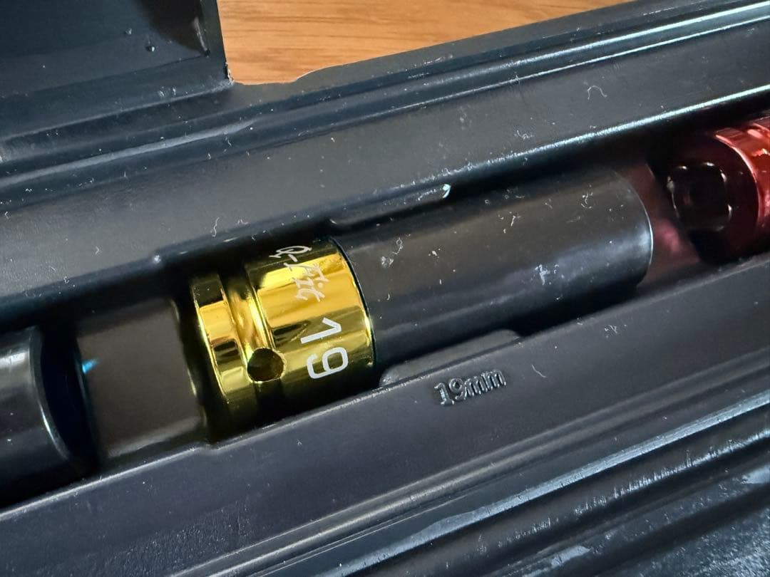 AP 1/2DR プリセット型トルクレンチセット ブラック TQS026（限定）