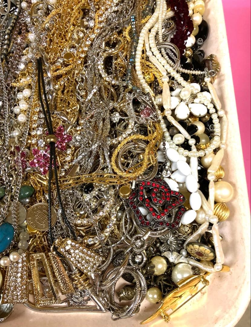 アクセサリーまとめ売り【約4Kg】