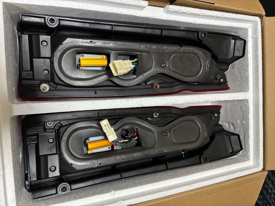 ヴァレンティ　Revo2 200 ハイエース　ハーフレッド　点灯確認済