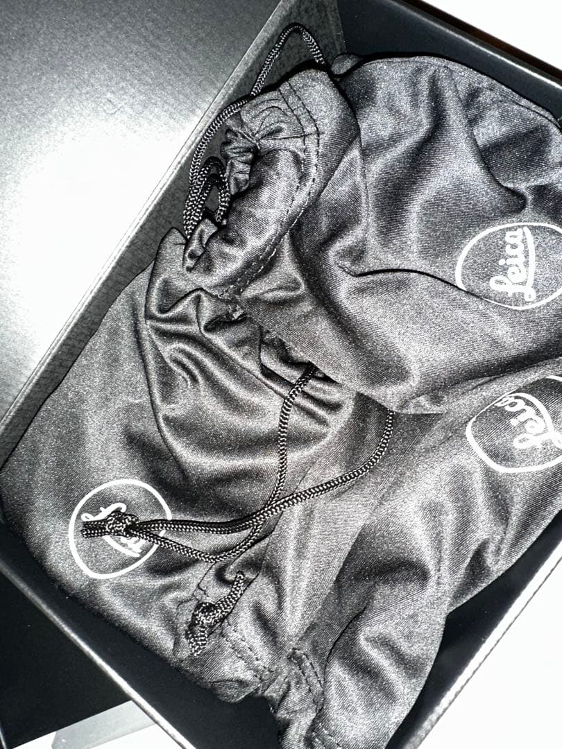 【極上品】LEICA Q2 未使用品に近い　OTECT Q-CAP付き