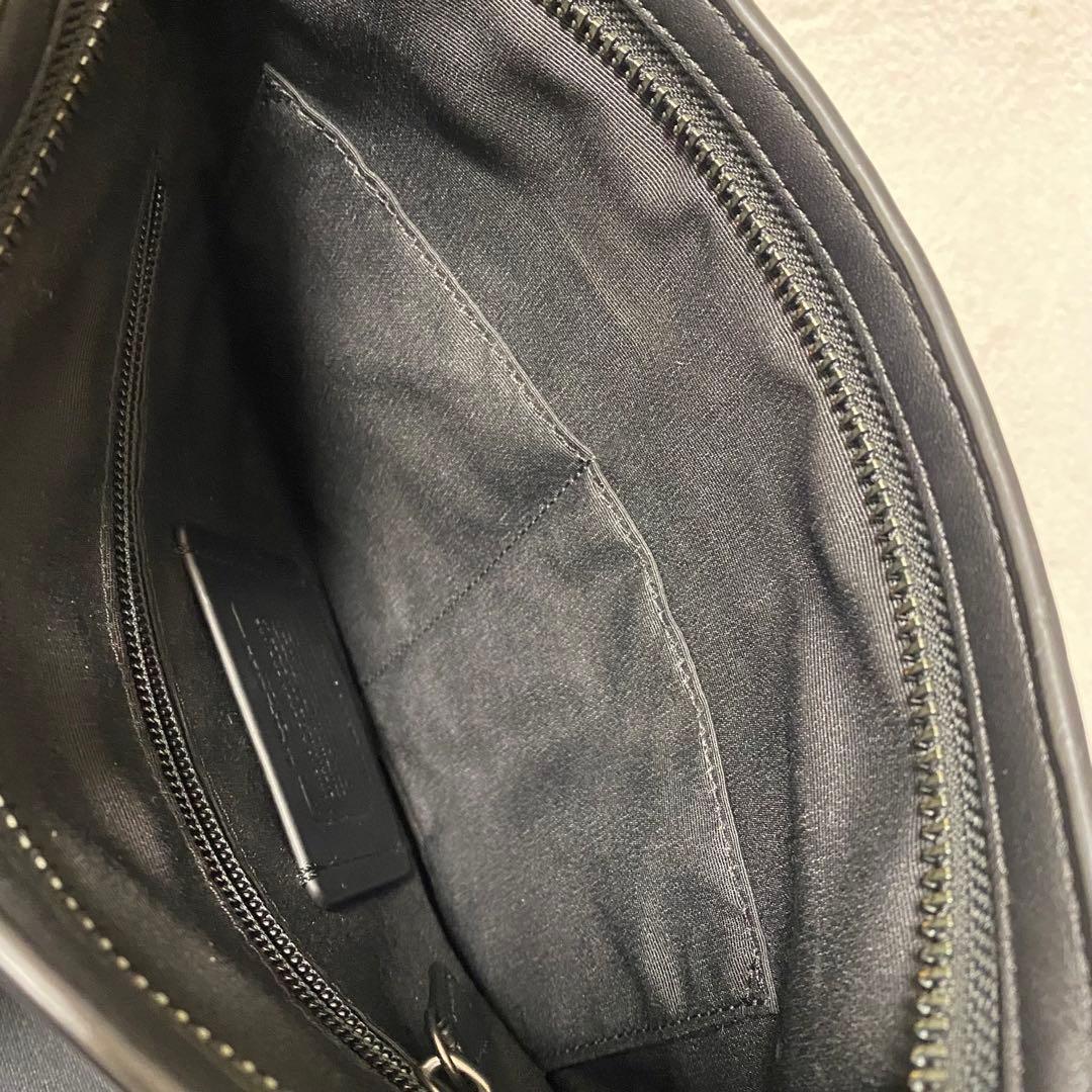 らむ！美品　コーチ ショルダーバッグ　 レザー 黒 グラハム　F78147