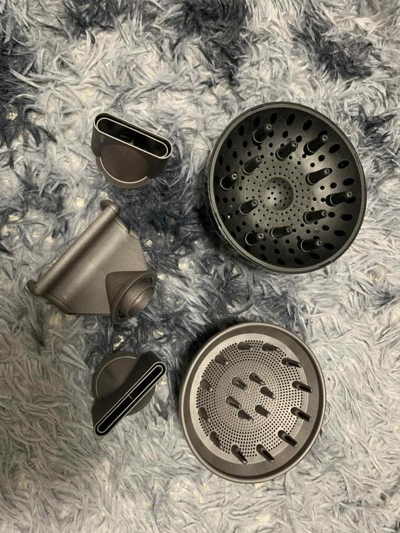 Dyson（ダイソン）ヘアドライヤー用 アタッチメントセットです。