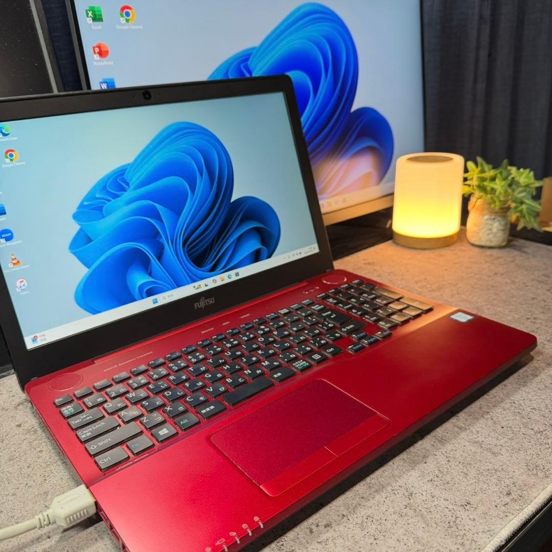 富士通ノートパソコン i7 準美品 16GB 新品SSD512 Blu-ray