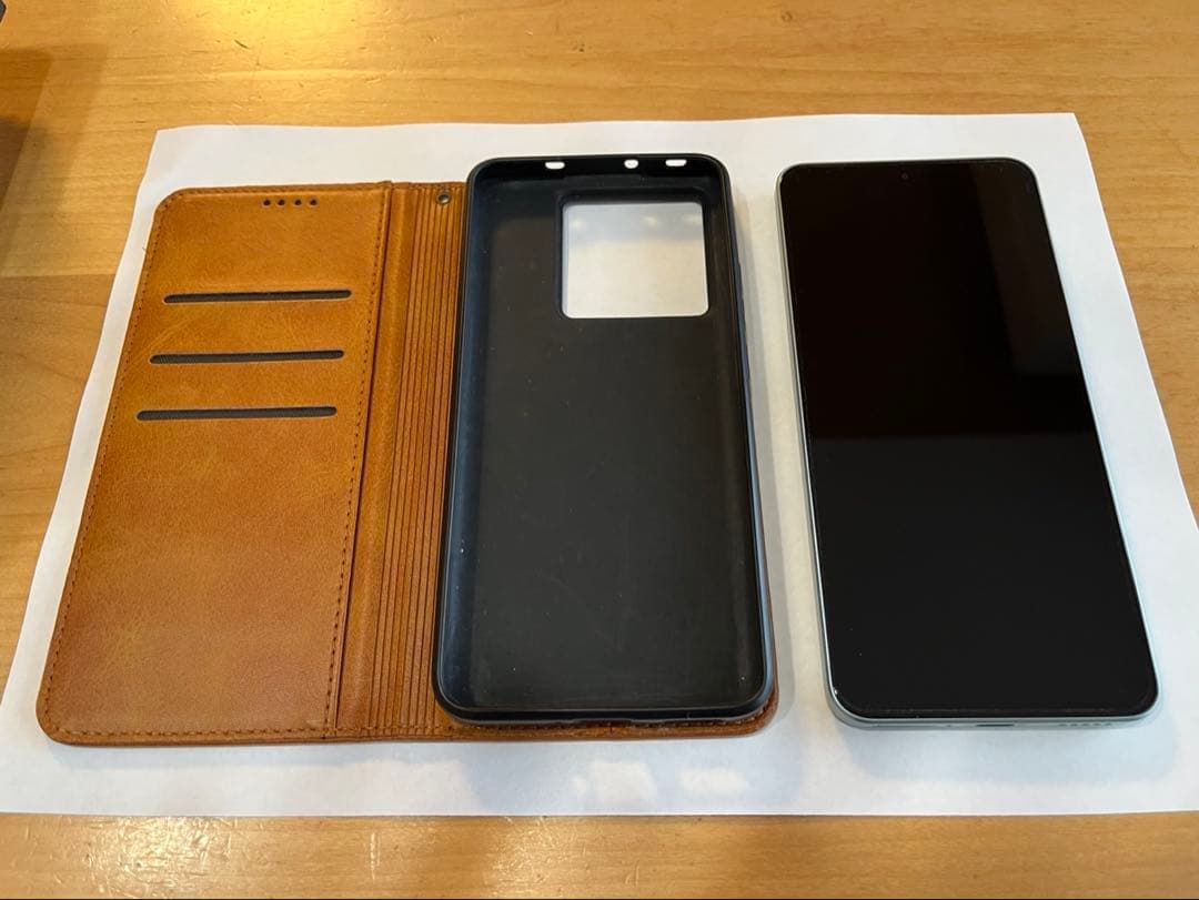 Xiaomi 13T 本体とレザーケース