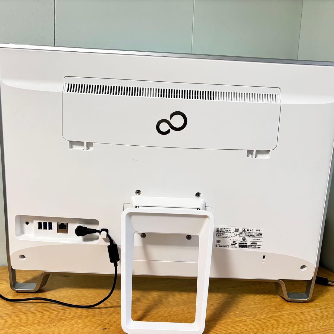 富士通　Windows11・Office搭載　高性能★一体型PC FH52/A3