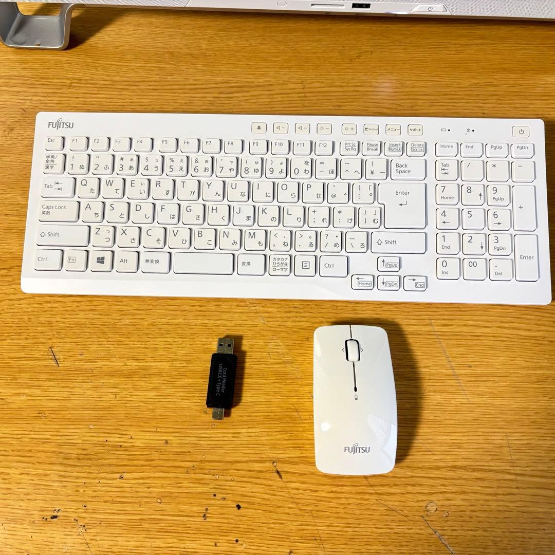 富士通　Windows11・Office搭載　高性能★一体型PC FH52/A3