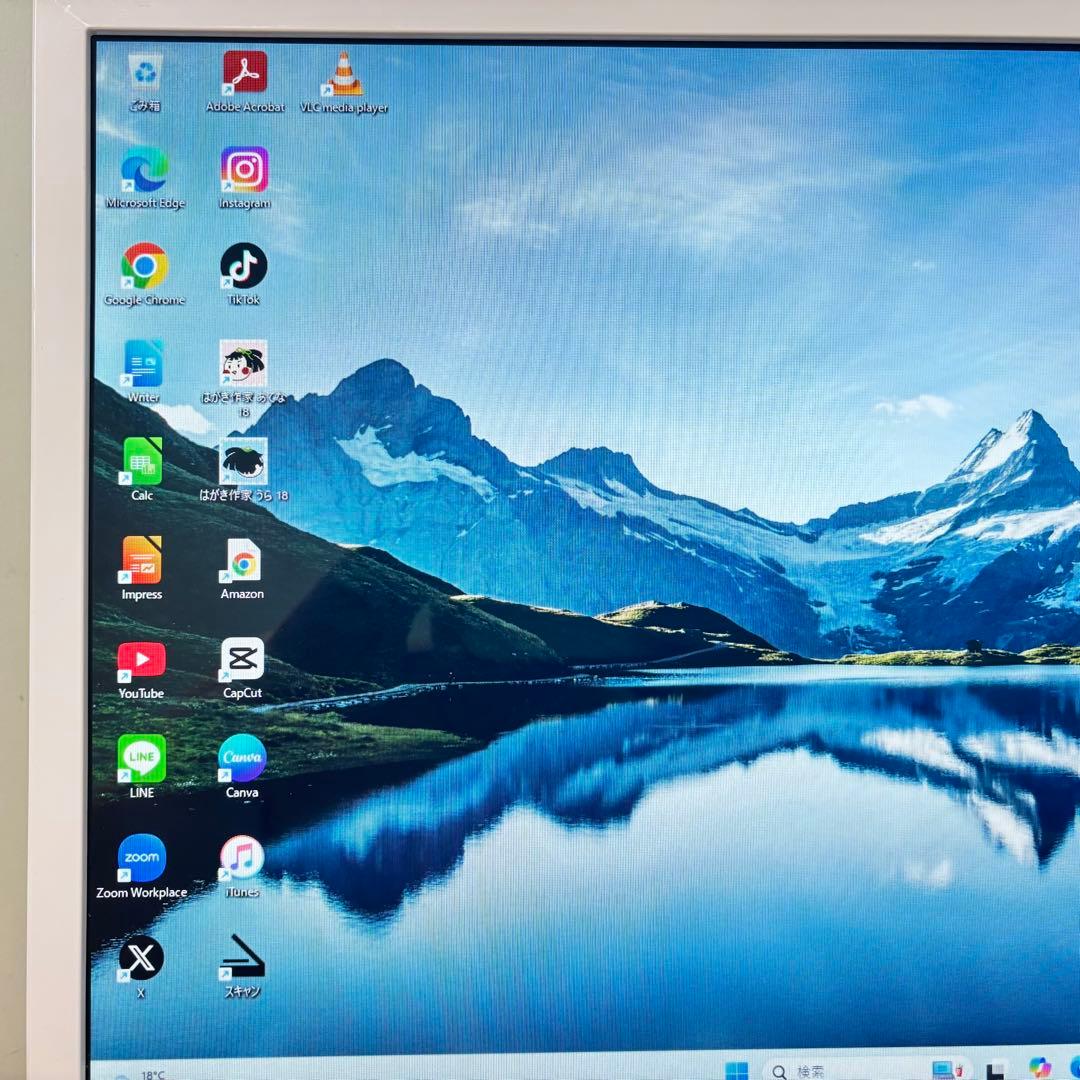 富士通　Windows11・Office搭載　高性能★一体型PC FH52/A3