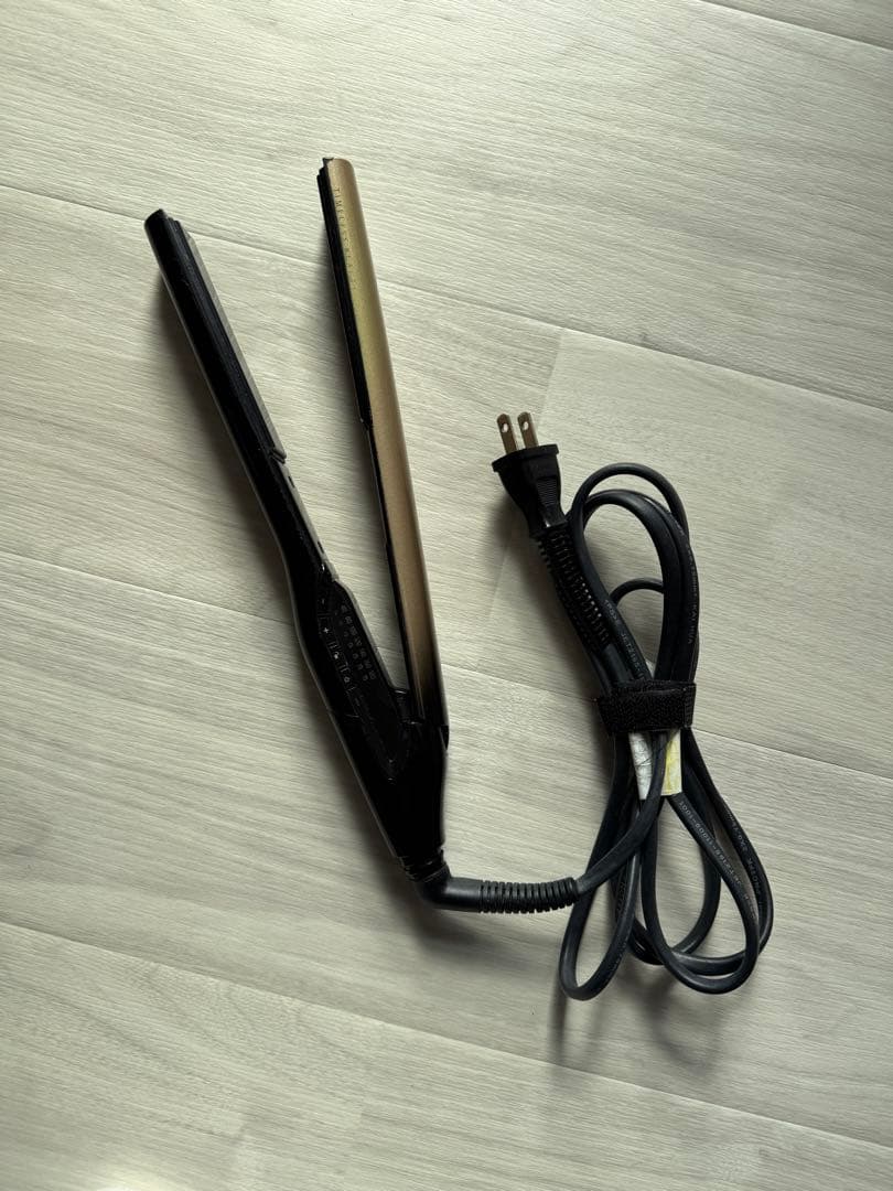 【ジャンク品】ヘアビューロン ぇヘアアイロン　ストレート　4D Plus