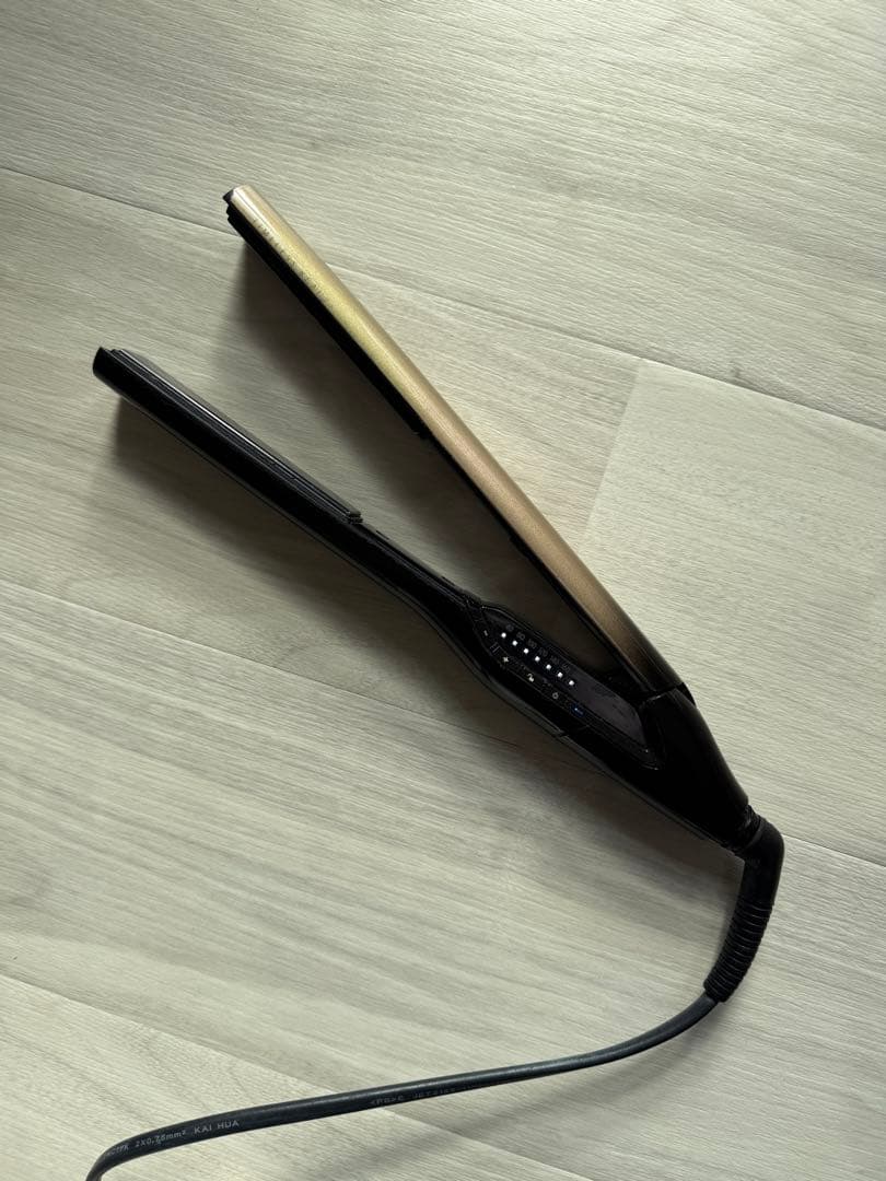 【ジャンク品】ヘアビューロン ぇヘアアイロン　ストレート　4D Plus