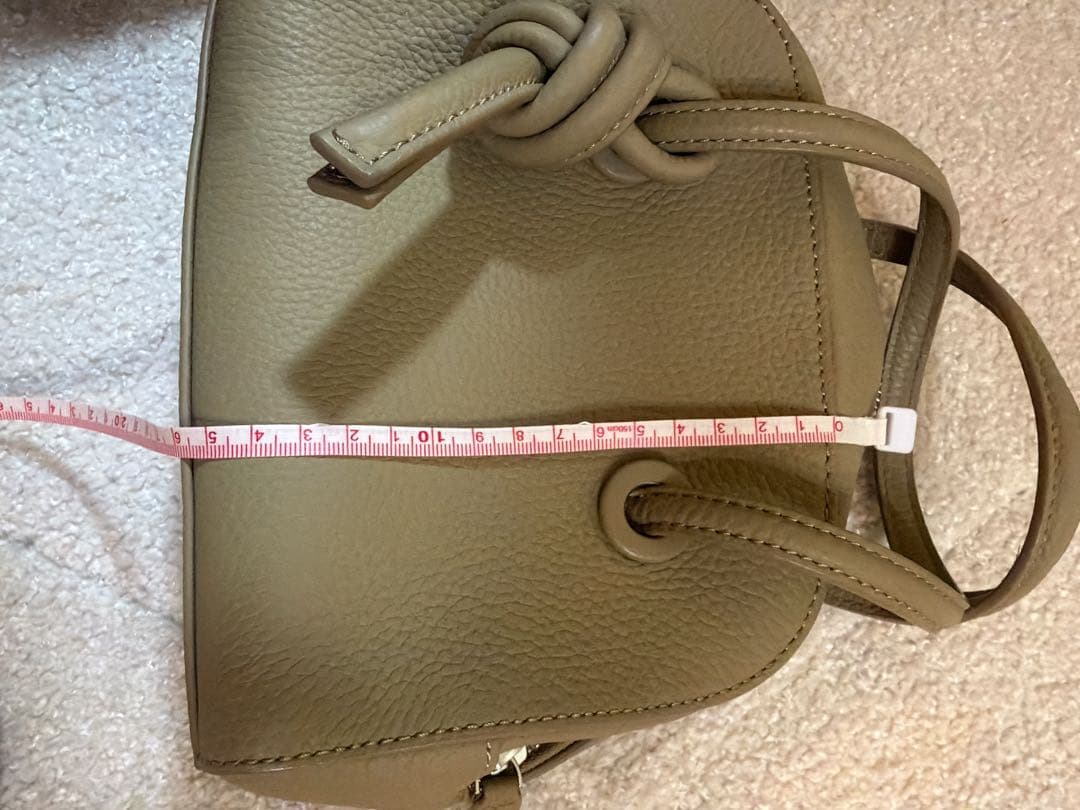 VASIC カーキ レザー ハンドバッグ