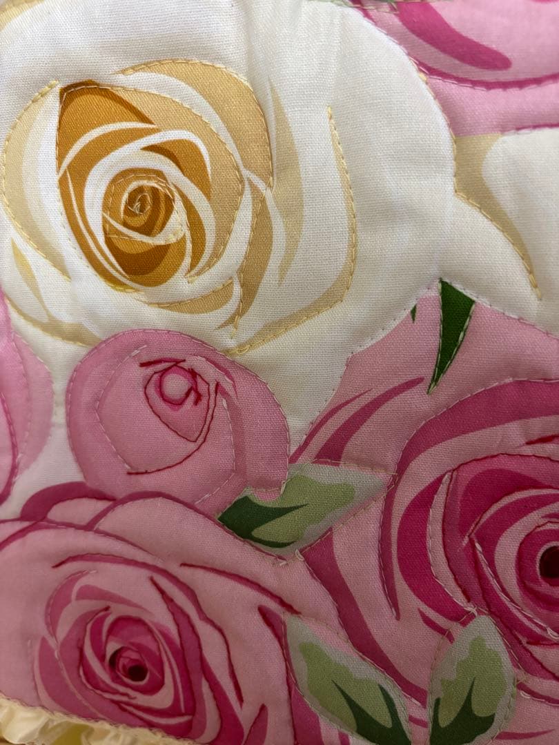 m*e様 コヤンイサムチョン　オッドアイ縫い付け　ラウンド型トートバッグ