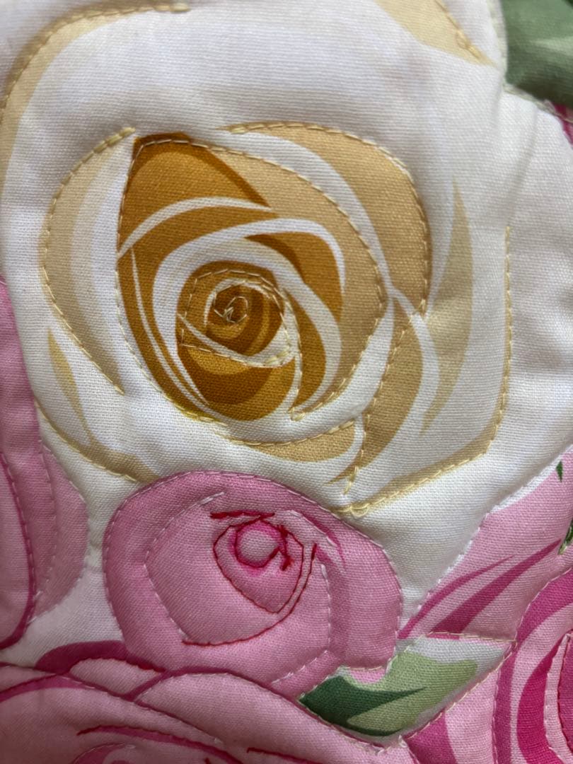 m*e様 コヤンイサムチョン　オッドアイ縫い付け　ラウンド型トートバッグ