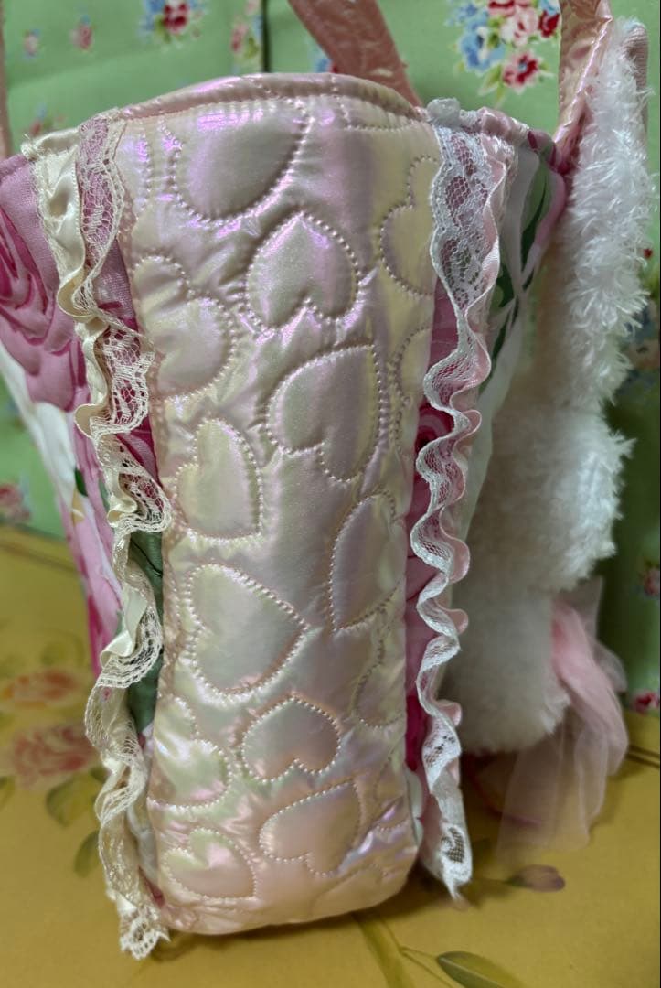 m*e様 コヤンイサムチョン　オッドアイ縫い付け　ラウンド型トートバッグ